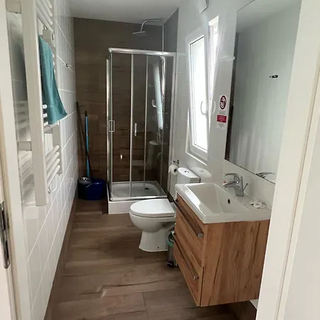 Campsite Na Camp4u Z Basenem I Sauna W Siechnicach Kolo Wroclawia Siechnice