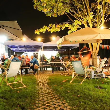 Campsite Na Camp4u Z Basenem I Sauna W Siechnicach Kolo Wroclawia